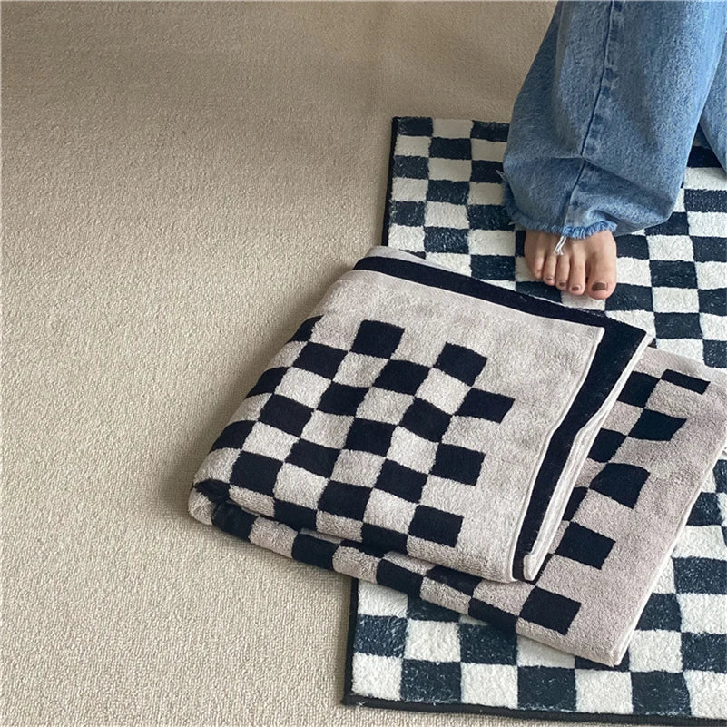 Retro Checkered Towels – Hand, Bath or 2-Pack