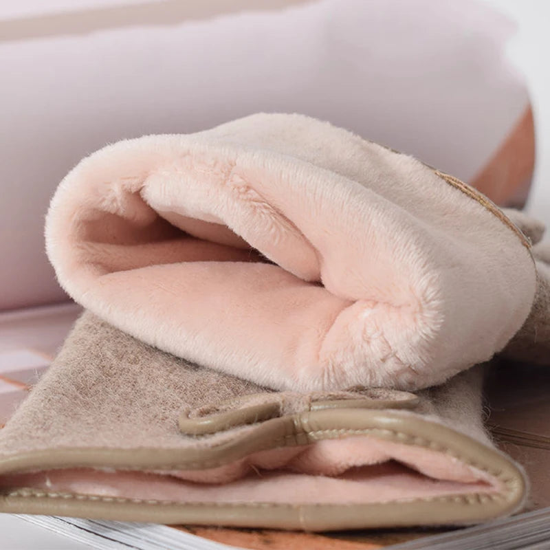 Women's Cashmere-Style Touchscreen Gloves with Bow