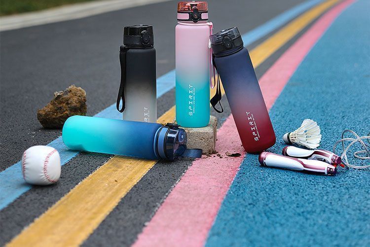 Large Capacity Sports Water Bottle – Portable, Heat-Resistant, 500ml–1000ml