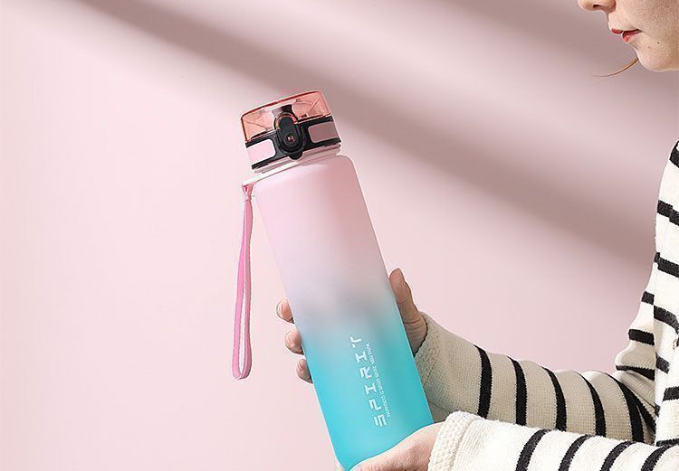 Large Capacity Sports Water Bottle – Portable, Heat-Resistant, 500ml–1000ml