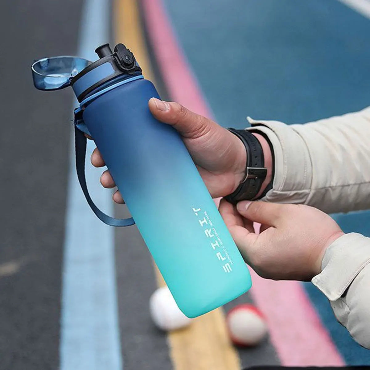 Gradient Water Bottle – BPA-Free, Large Capacity, Leak-Proof (600ml / 750ml / 1000ml)
