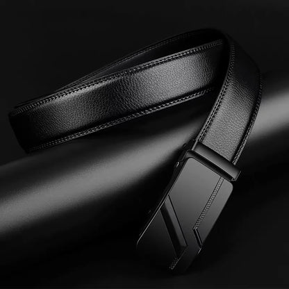 Cintura da uomo con fibbia automatica – Cintura a cremagliera in similpelle nera, 110–130 cm