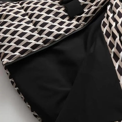 Gesteppte Damenjacke mit Kapuze, Reißverschluss und Taschen