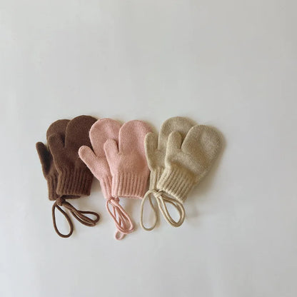 Strickfäustlinge für Babys mit Kordel – Fäustlinge aus Wollmischung für Kleinkinder (Alter 1–4)