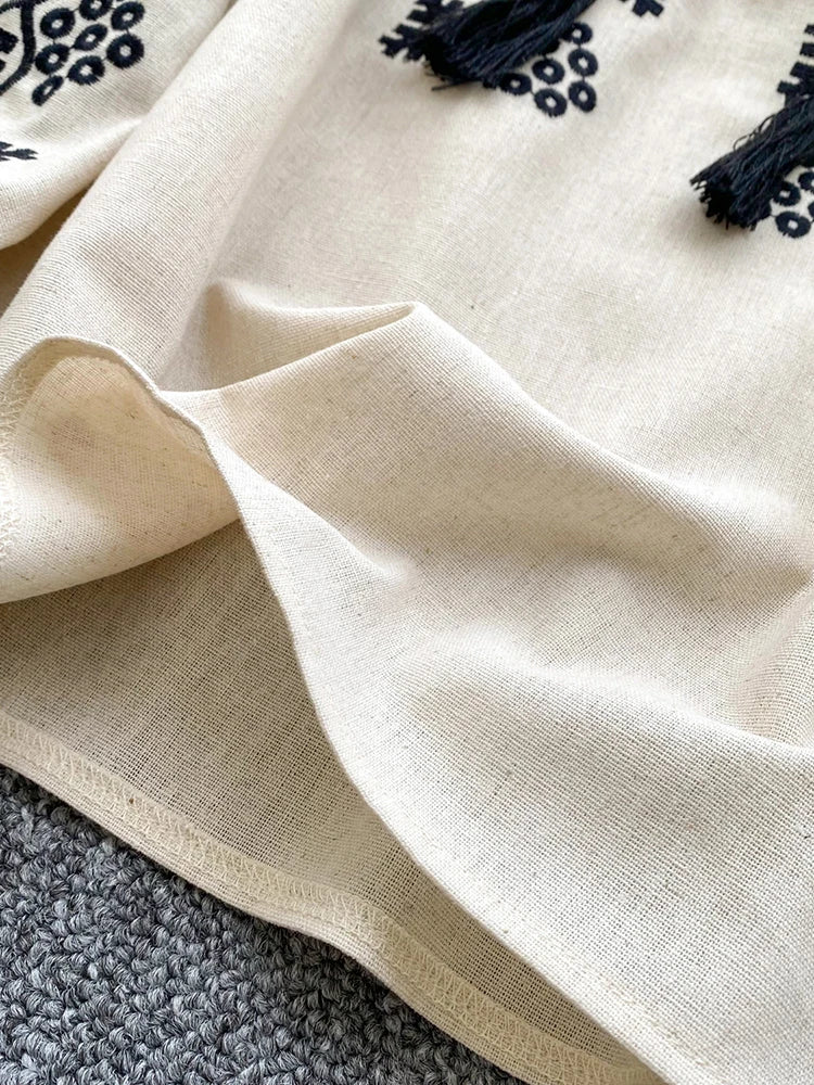 Women Embroidered Blouse Autumn Casual Versatile Lace Up O-neck Lantern Sleeves Retro Heavy Industry Top Female Pullovers BL247