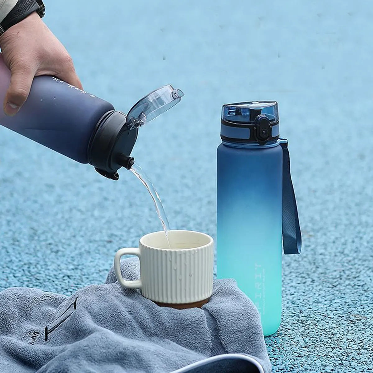 Gradient Water Bottle – BPA-Free, Large Capacity, Leak-Proof (600ml / 750ml / 1000ml)