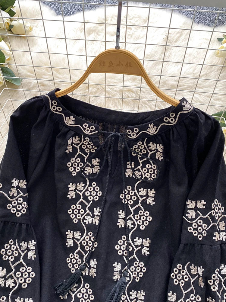 Women Embroidered Blouse Autumn Casual Versatile Lace Up O-neck Lantern Sleeves Retro Heavy Industry Top Female Pullovers BL247