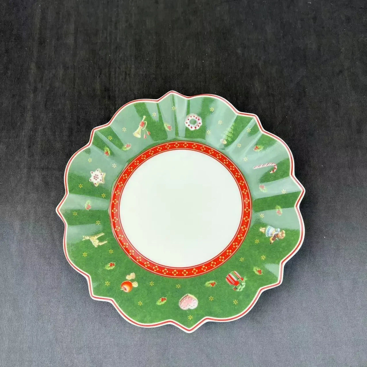 Christmas Ceramic Tableware – Mugs, Plates & Dishes