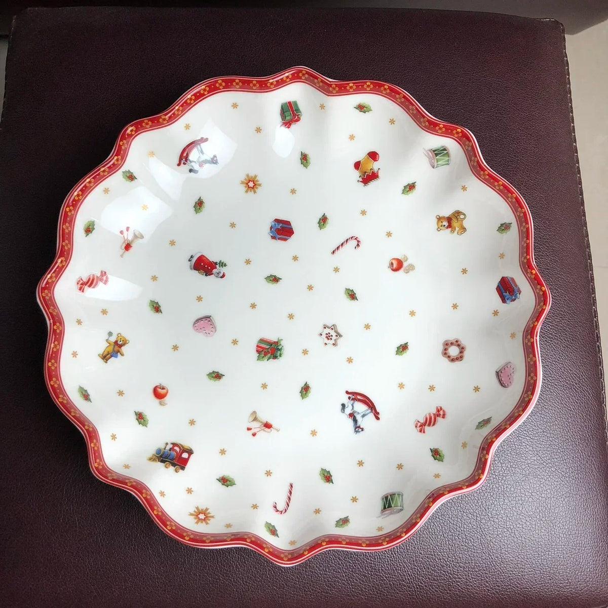Christmas Ceramic Tableware – Mugs, Plates & Dishes
