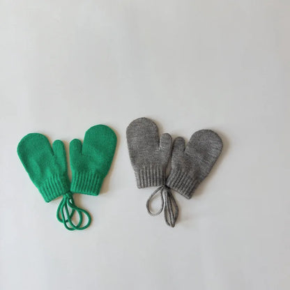 Strickfäustlinge für Babys mit Kordel – Fäustlinge aus Wollmischung für Kleinkinder (Alter 1–4)