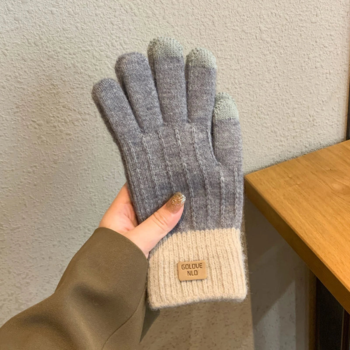 Women's Cable Knit Touchscreen Gloves – Fleece-Lined