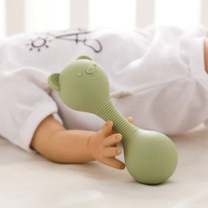 لعبة عضاضة ماراكا سيليكون للأطفال - خشخيشة مطرقة رملية على شكل دب كرتوني للرضع من 0 إلى 12 شهرًا