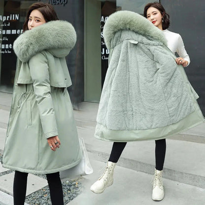 Langer wattierter Damen-Winterparka mit Kapuze