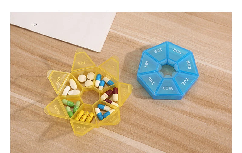 7-Day Pill Organizer – Compact Weekly Vitamin Case