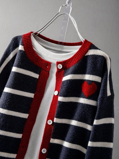 Gestreifter Strick-Cardigan für Damen mit Knopfleiste