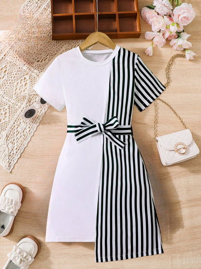 Gestreiftes Mädchenkleid mit Gürtel – Elegantes Partykleid mit Schleifendetail, Alter 8–12 Jahre