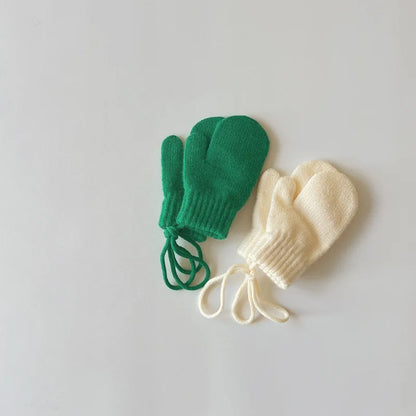 Strickfäustlinge für Babys mit Kordel – Fäustlinge aus Wollmischung für Kleinkinder (Alter 1–4)