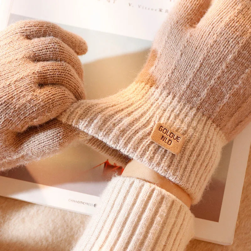 Plush-Lined Knit Touchscreen Gloves – Unisex Winter Gloves
