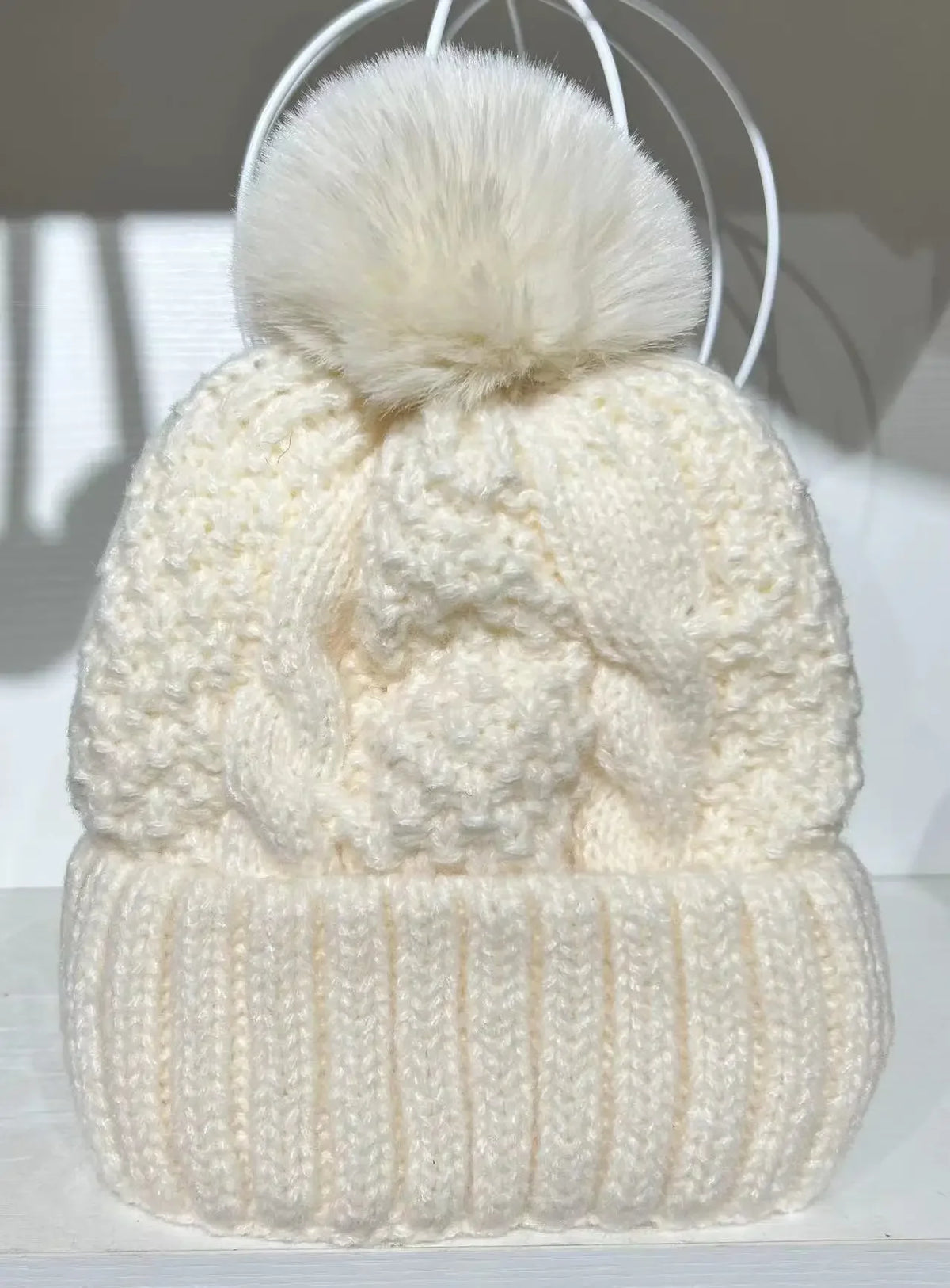 Women's Cable-Knit Pom-Pom Beanie – Plush-Lined Winter Hat