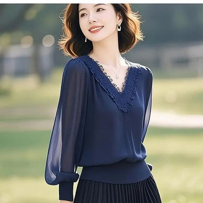 Blusa de manga larga con cuello en V y panel de encaje