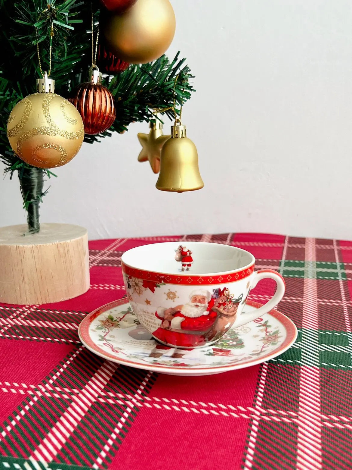 Santa Christmas Plate, Cup & Saucer Tableware