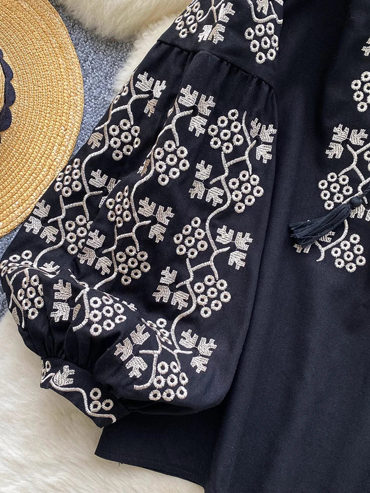 Women Embroidered Blouse Autumn Casual Versatile Lace Up O-neck Lantern Sleeves Retro Heavy Industry Top Female Pullovers BL247