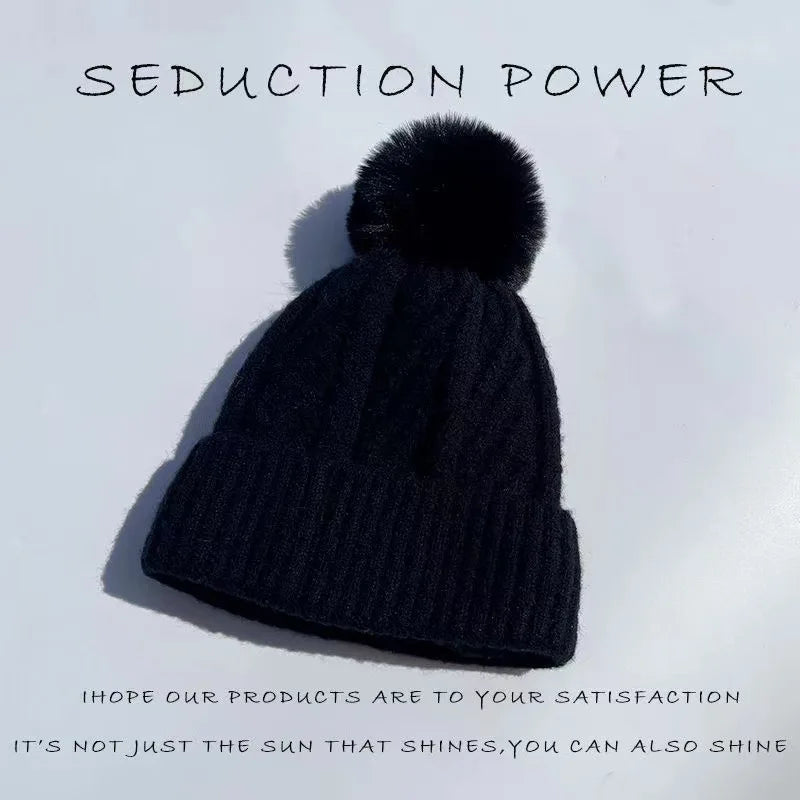 Women's Cable-Knit Pom-Pom Beanie – Plush-Lined Winter Hat