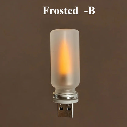 Luce Notturna a LED con Fiamma Tremolante USB in Vetro a Forma di Candela | 5 Stili | Decorazione per Auto, Casa e Laptop