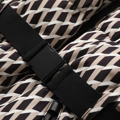 Gesteppte Damenjacke mit Kapuze, Reißverschluss und Taschen