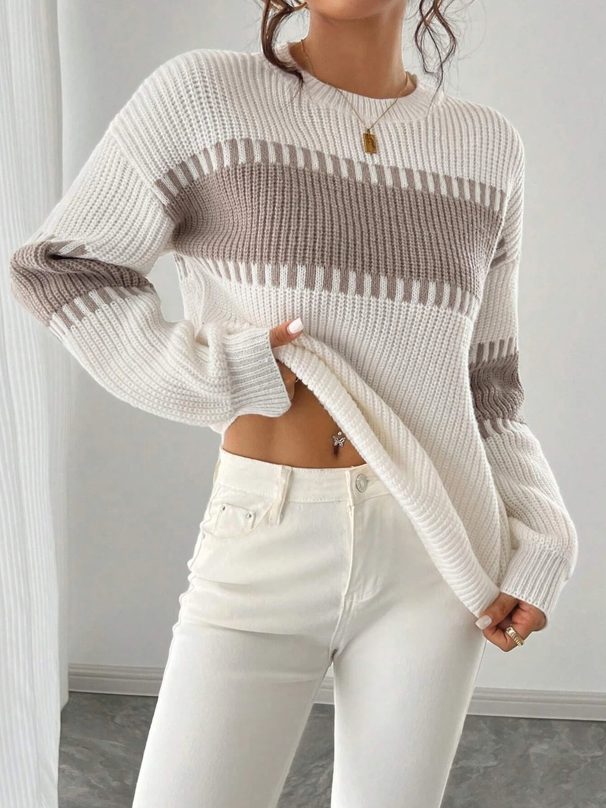 New Autumn and Winter Niche Knit Cardigan for Women, Designed in a Lazy Style, Khaki Straight-Cut Round-Neck Pullover, Casual and Elegant Autumn/Winter Top, Basic Versatile Style for Urban Commuting, Stylish and Fashionable C