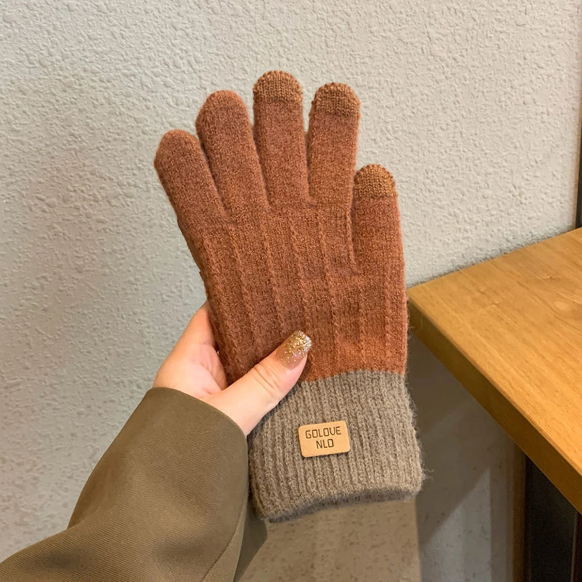 Women's Cable Knit Touchscreen Gloves – Fleece-Lined