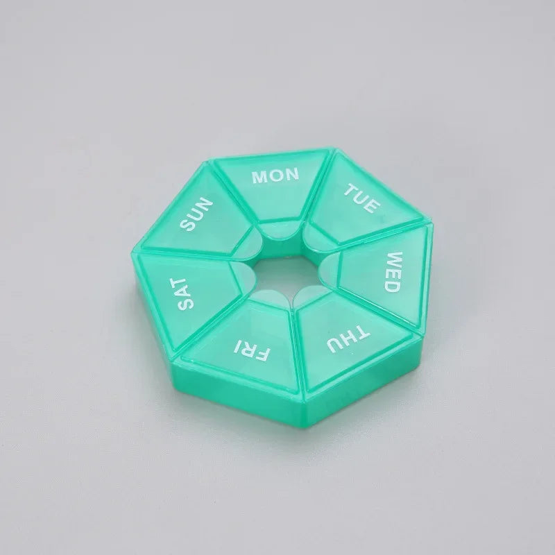 7-Day Pill Organizer – Compact Weekly Vitamin Case