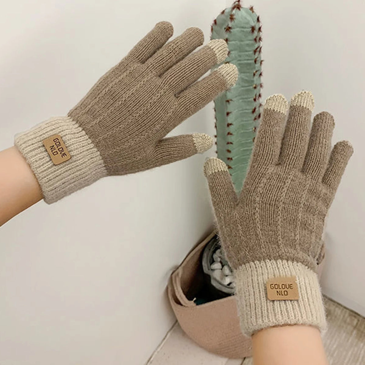 Women's Cable Knit Touchscreen Gloves – Fleece-Lined