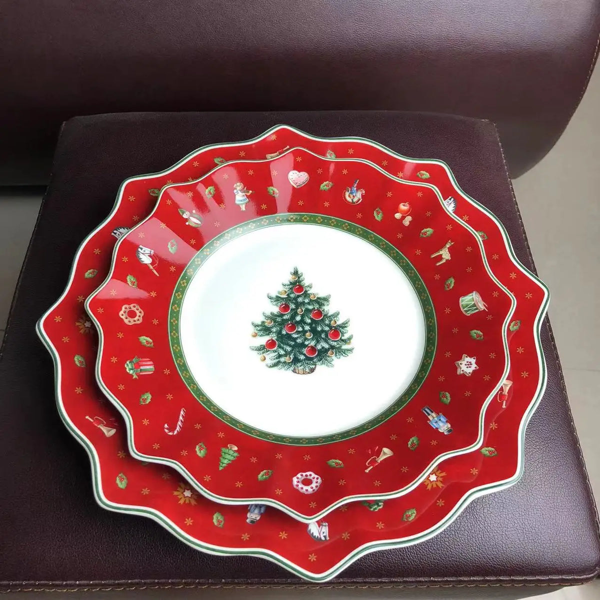 Christmas Ceramic Tableware – Mugs, Plates & Dishes