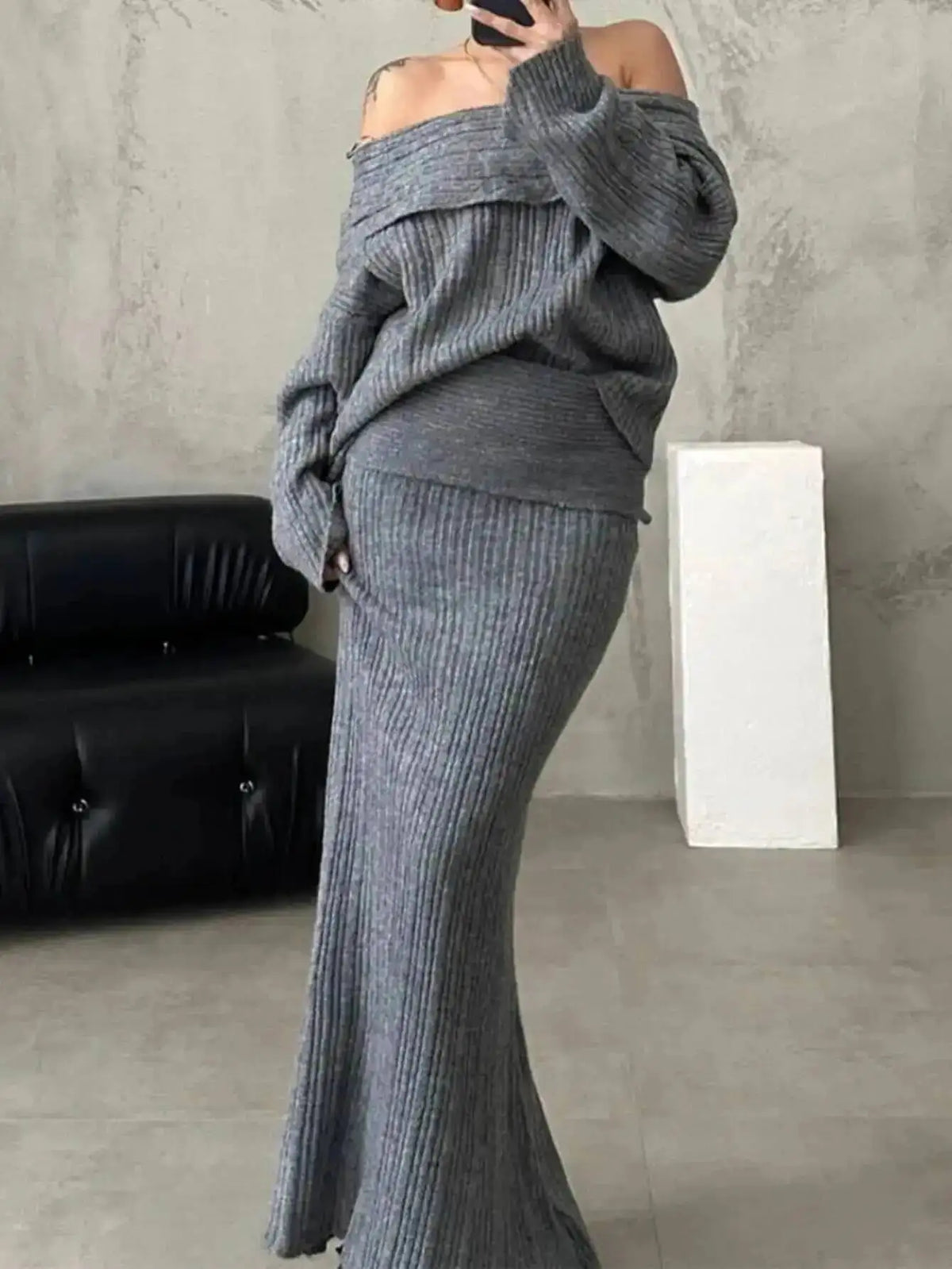 Women's Off-Shoulder Long-Sleeve Knit Dress
